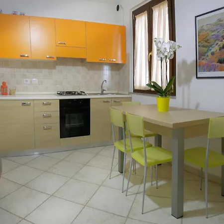 Il Mare Di Alida Apartment *